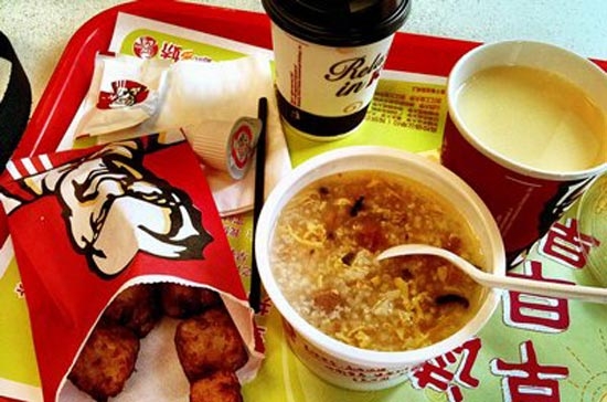 Chuỗi cửa hàng ăn nhanh KFC đang chiếm tới 40% thị phần ở Trung Quốc - Ảnh: BI.