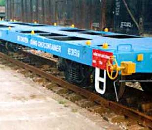 Giá xăng dầu tăng gây áp lực lớn đối với các doanh nghiệp vận tải, trong đó có ngành đường sắt.