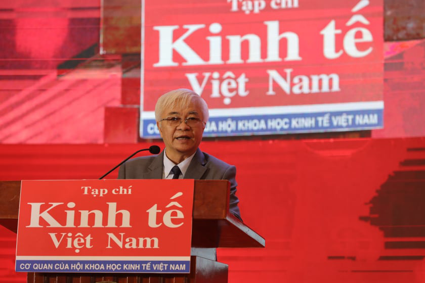 Ông Chử Văn Lâm, Tổng biên tập Tạp chí Kinh tế Việt Nam - VnEconomy - Vietnam Economic Times phát biểu khai mạc sự kiện.