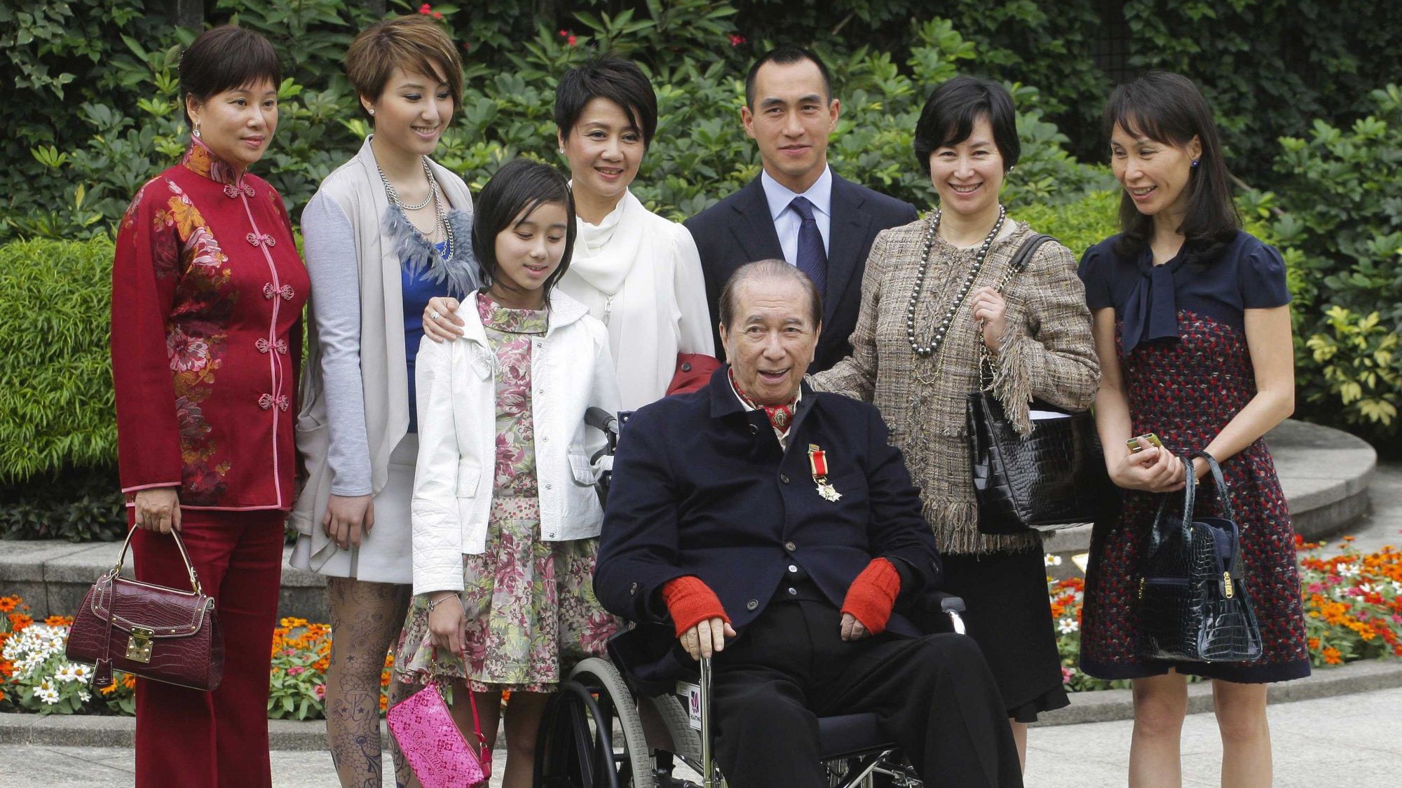 Gia đình tỷ phú Stanley Ho - Ảnh: Business Insider.