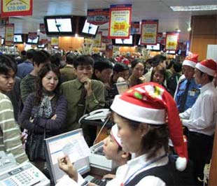 "Với những nhà kinh tế thị trường thực sự, họ sẽ tính bài toán: không ăn từ mức chênh lệch giá mà từ quy mô bán ra, giảm giá xuống để bán được nhiều hàng" - Ảnh: N.N.