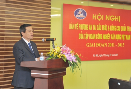 Lãnh đạo SongDa Holdings tại buổi giới thiệu phương án tái cấu trúc.