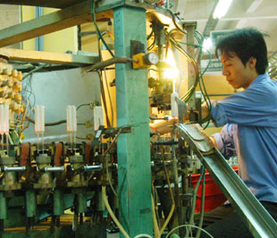 Thủ tướng cũng cho phép ERAV được phép ban hành các loại giá và phí của hoạt động điện lực như khung giá phát điện, bán buôn điện, giá truyền tải điện, giá phân phối điện, phí tham gia thị trường điện lực, phí giao dịch thị trường, phí điều độ hệ thống điện, phí sử dụng các dịch vụ phụ trợ...