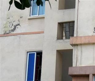 Chất lượng nhà tái định cư luôn là nỗi lo của người dân.