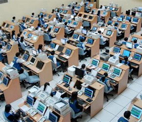 Thị trường chứng khoán Việt Nam đã có hai chứng chỉ quĩ đầu tư được niêm yết.