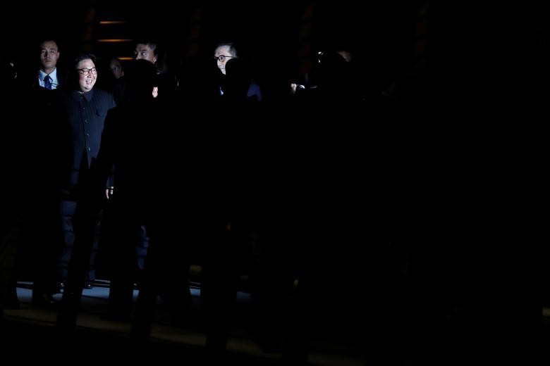 Chùm ảnh ông Kim Jong Un đi dạo đêm ở Singapore - Ảnh 14.