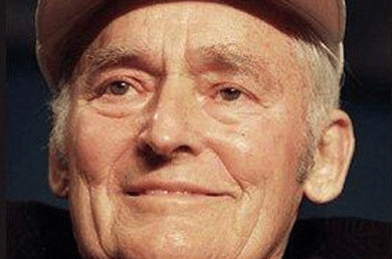 Sam Walton, người sáng lập hãng bán lẻ lớn nhất thế giới Wal-Mart.