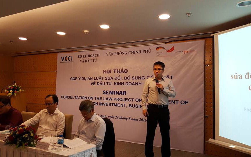 Ông Đậu Anh Tuấn, Trưởng ban Pháp chế VCCI tại hội thảo.