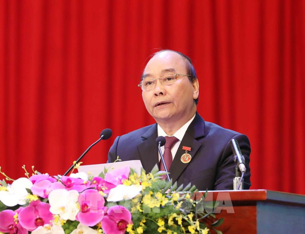 “Chúng ta cần khơi dậy mạnh mẽ tinh thần yêu nước, ý chí tự cường dân tộc, khát vọng phát triển đất nước phồn vinh, hạnh phúc, phát huy sức mạnh tổng hợp của cả hệ thống chính trị để phấn đấu đến năm 2025, Việt Nam trở thành nước đang phát triển có công nghiệp theo hướng hiện đại, vượt qua mức thu nhập trung bình thấp; đến năm 2030, kỷ niệm 100 năm thành lập Đảng, phấn đấu trở thành nước đang phát triển có công nghiệp hiện đại, thu nhập trung bình cao; đến năm 2045, kỷ niệm 100 năm thành lập nước, phấn đấu trở thành nước phát triển, thu nhập cao”, Thủ tướng khẳng định - Ảnh: TTXVN