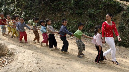 Theo kết quả giám sát, tính đến năm học 2015-2016, cả nước có hơn 1,3 triệu nhà giáo giảng dạy trong các cơ sở giáo dục từ mầm non đến đại học.