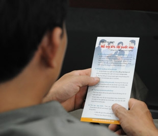 Nhiều thành viên trong Hội đồng Tư vấn tiền tệ Quốc gia đã kiến nghị cần có gói kích cầu mới triển khai ngay sau khi kết thúc gói kích cầu bù lãi suất 4% trong ngắn hạn, vào cuối năm 2009 này - Ảnh: Quang Liên.