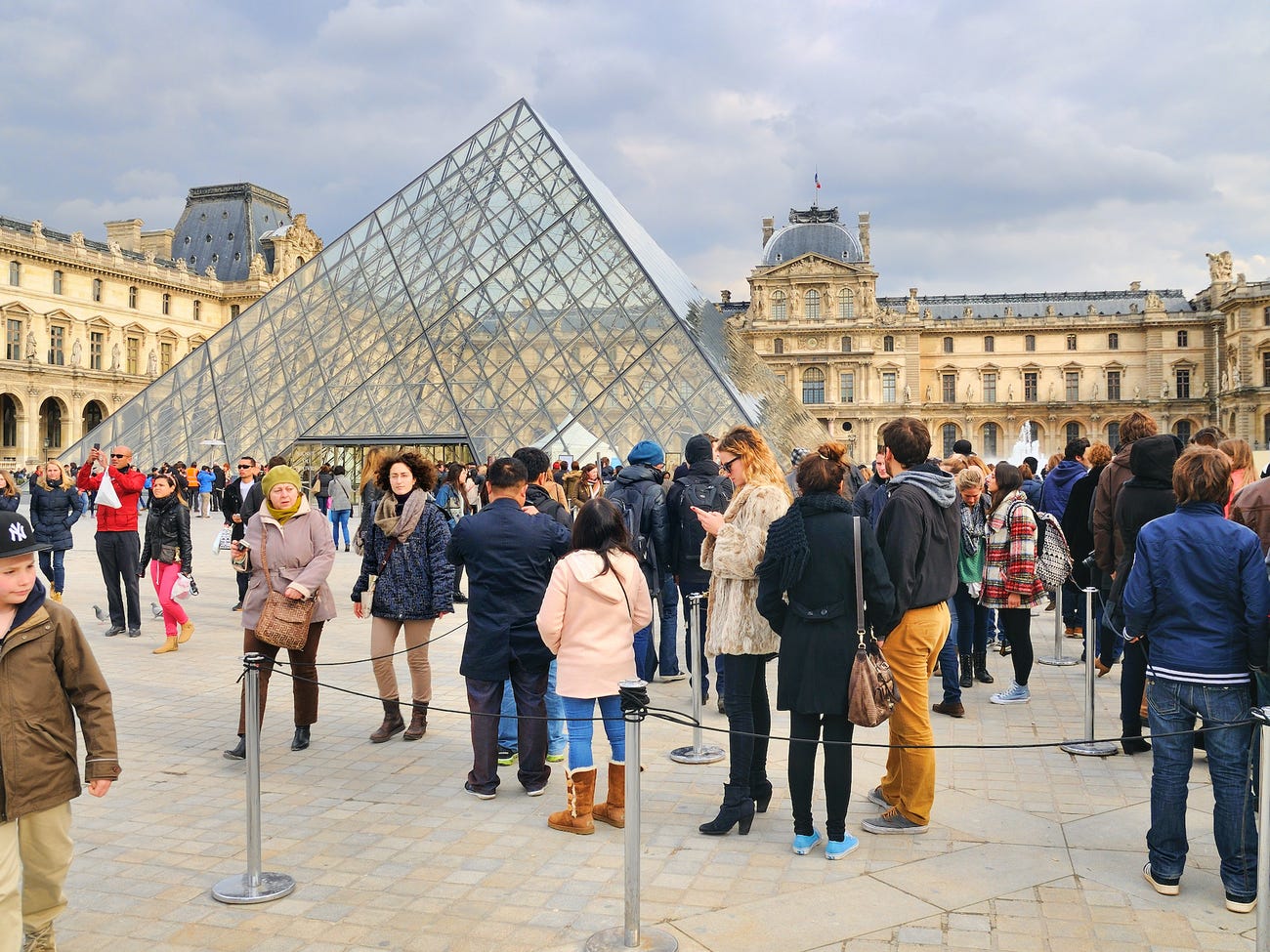 Bảo tàng Louvre ở Paris, nơi có bức họa nổi tiếng 