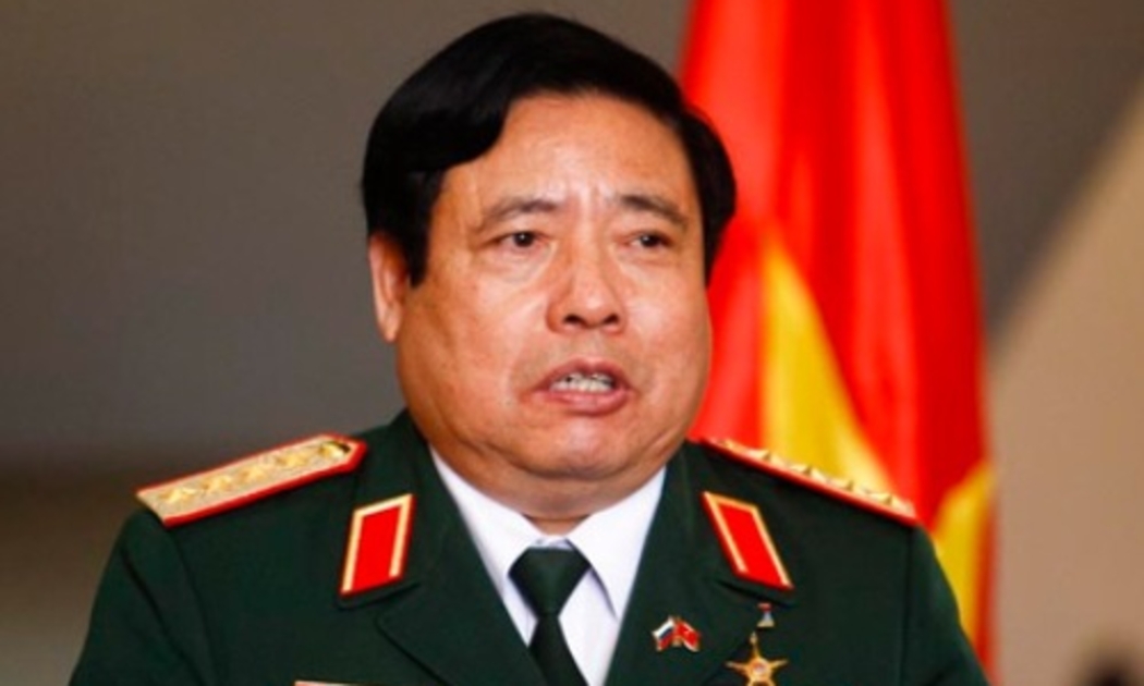 Bộ trưởng Bộ Quốc phòng Phùng Quang Thanh chia sẻ nhiều thông tin với các 
vị đại biểu cùng tổ về tình hình an ninh quốc phòng của đất nước.<br>