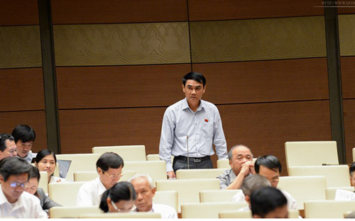 Đại biểu Trần Đình Nhã góp ý hoàn thiện dự thảo Bộ luật Tố tụng Dân sự.<br>