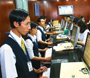 Nguyễn Kim là một đơn vị đã chấp nhận đầu tư dài hạn cho nhân viên thay vì đẩy họ đi kiếm tiền một cách nhanh nhất cho công ty.