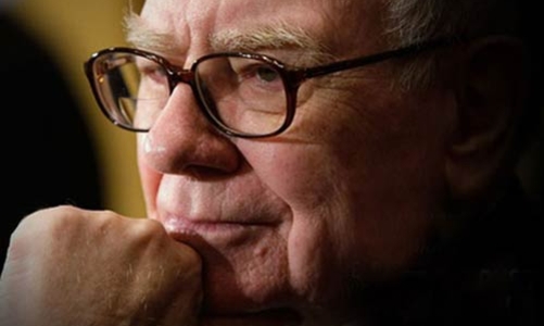 Warren Buffett thích đổ tiền vào đâu nhất?
