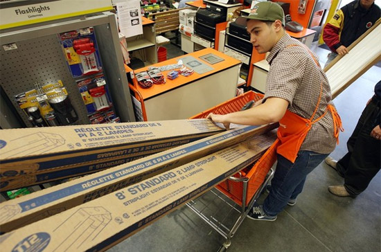 Tổng giá trị GDP của Mỹ trong cả năm 2009 đạt 14.463,4 tỷ USD, trong đó chi tiêu dùng chiếm tỷ trọng 70,87% - Ảnh: Getty Images.