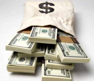 Theo truyền thống, đồng USD vẫn được xem là một “vịnh tránh bão” trong những trường hợp kinh tế bất ổn.