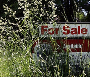 Thị trường nhà đất đóng băng đang có ảnh hưởng nặng nề đến kinh tế Mỹ.