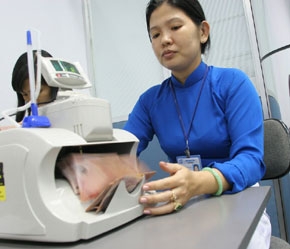 Các dòng vốn ra, vào ngân hàng đang luân chuyển với tốc độ sôi động.