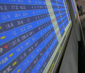 Để niêm yết trong nước, tổ chức nước ngoài phải được một công ty chứng khoán của Việt Nam tư vấn chào bán và niêm yết chứng khoán.