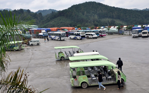 Tuyến cao tốc từ Đồng Đăng (Lạng Sơn) đến cửa khẩu Trà Lĩnh (Cao Bằng) 
dài 144km, quy mô 4 làn xe, kinh phí đầu tư khoảng 47.520 tỷ đồng (tương
 đương 2,160 tỷ USD). 