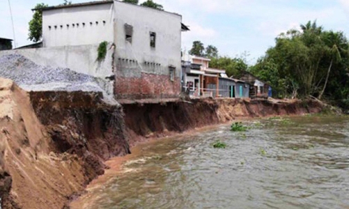 Sạt lở nghiêm trọng khiến dân bất an, Chính phủ có giải pháp gì?