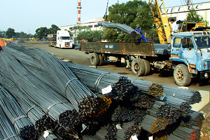 Thép là ngành sản xuất chịu ảnh hưởng kép của tỷ giá và tăng giá năng lượng