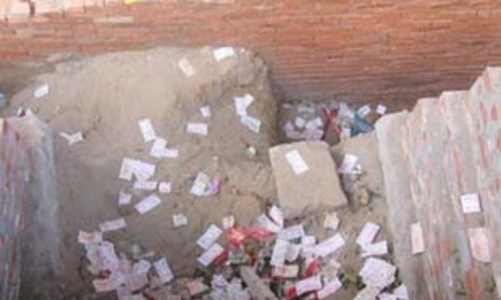 Nhà chùa “chia” tiền công đức cho chính quyền?