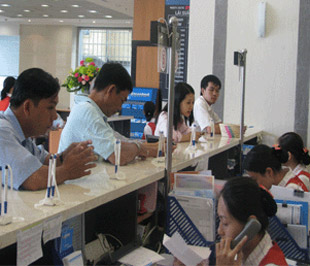 Việc giảm trừ số lãi tiền vay hỗ trợ lãi suất được thực hiện đồng thời với việc thu lãi tiền vay của ngân hàng thương mại.