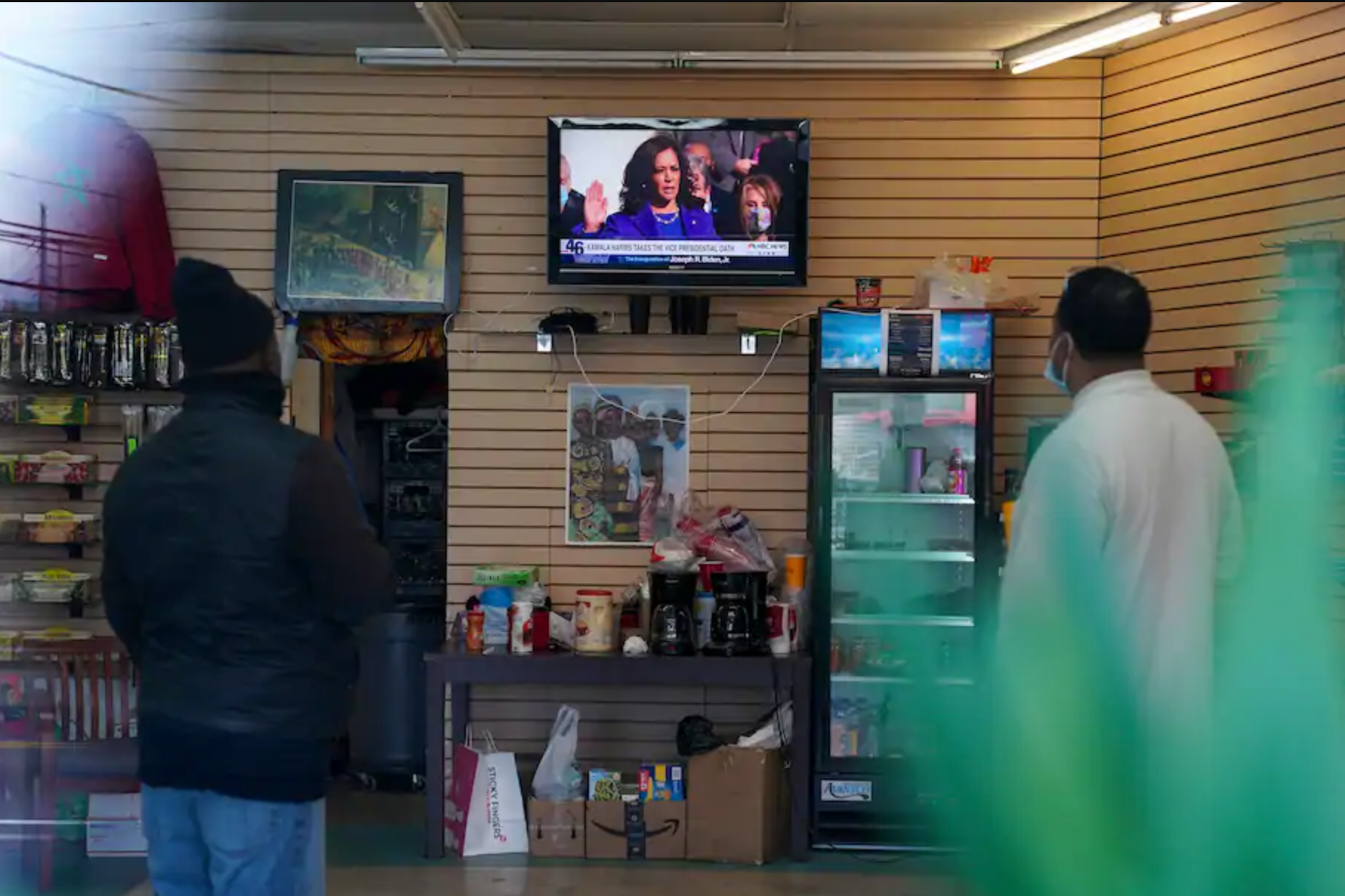 Hầu hết người Mỹ theo dõi sự kiện qua sóng truyền hình - Ảnh: CNN