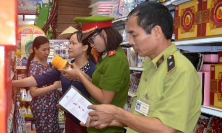 Một đoàn thanh kiểm tra liên ngành thực thi nhiệm vụ tại doanh nghiệp - Ảnh minh họa.