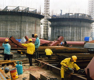 Lao động Việt Nam làm việc ở nước ngoài.