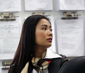 Hiện VN-Index đang ở ngưỡng nhạy cảm, chỉ cần cú hích nhẹ để chính thức tái lập mốc 1.100 điểm mà nhiều nhà đầu tư mong đợi.