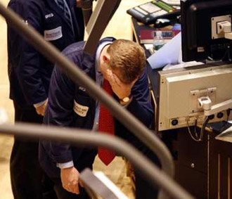 Chứng khoán Mỹ đã sụt giảm gần 2% trong phiên này, gần 4% trong tuần này và hơn 10% so với cùng kỳ năm ngoái.