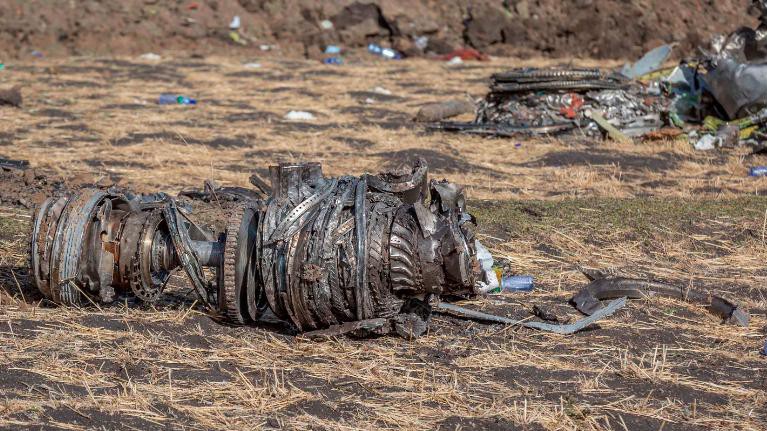 Mảnh vụn của máy bay Ethiopian Airlines gặp nạn ngày 10/3 - Ảnh: AP.