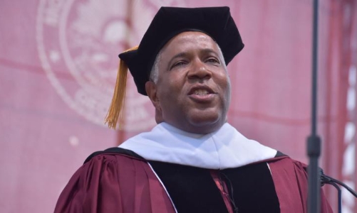 Tỷ phú Mỹ tuyên bố trả 40 triệu USD nợ vay cho sinh viên