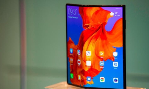 Sau laptop, Huawei hoãn ra mắt điện thoại màn hình gập