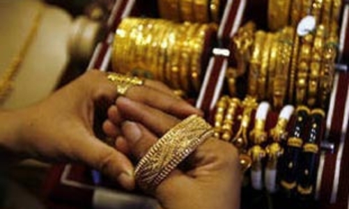 Giá vàng tiếp tục lao dốc mạnh