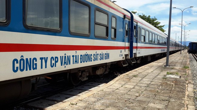 Nếu so với hàng không, đường bộ thì đầu tư cho hạ tầng đường sắt hiện nay quá chênh lệch.