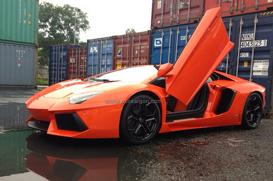 Hai siêu xe Lamborghini Aventador đổ bộ về Việt Nam - Automotive - Thông  tin, hình ảnh, đánh giá xe ôtô, xe máy, xe điện | VnEconomy