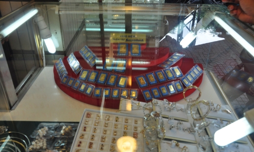 Giá vàng lại vọt lên gần 24 triệu đồng/lượng