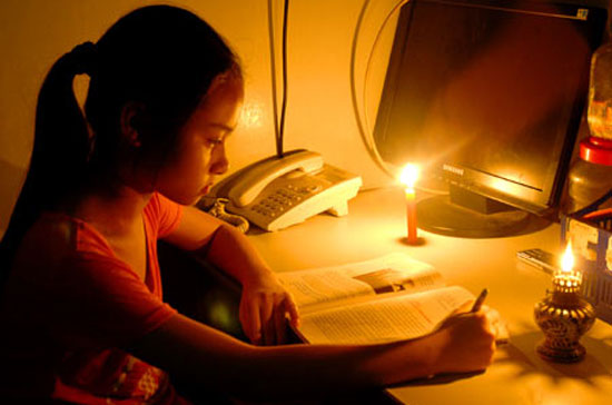 Theo tính toán và dự báo của Chính phủ thì năm 2013 và 2014 sẽ thiếu điện nghiêm trọng.