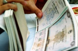 Theo nhóm nghiên cứu, nhân tố cung là nguyên nhân gây nên quan ngại về nhu cầu vốn của Chính phủ nhằm tài trợ cho chương trình kích cầu trị giá 8 tỷ USD, đã chuyển biến ngược lại, gây nên xu hướng tăng trên thị trường lãi suất trong nước.