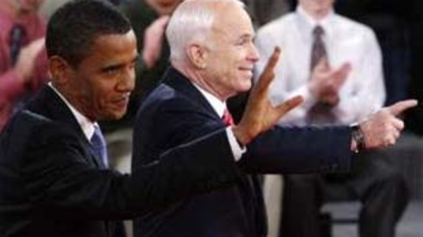 Các nhà kinh tế “cân đong” Obama và McCain