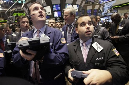 Dù thị trường giảm điểm, nhưng thanh khoản trên sàn New York đã tăng mạnh khi có 1,72 tỷ cổ phiếu được khớp lệnh thành công, tăng 48,27% so với phiên trước đó - Ảnh: AP.