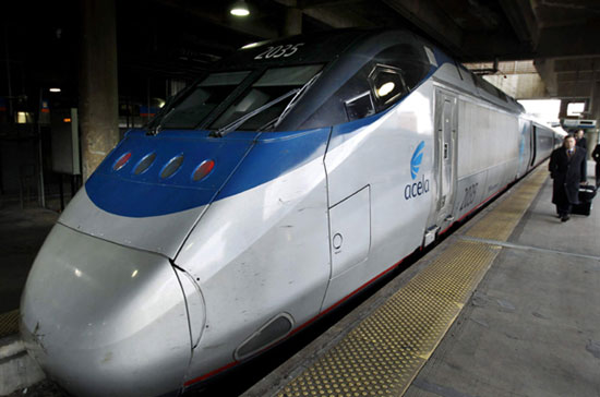 Tàu cao tốc Amtrak của Mỹ, với tốc độ hiện được xem là khá thấp.