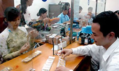 Lãi suất huy động vàng bắt đầu giảm