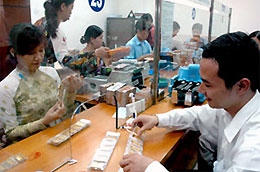 Có thể sau ACB sẽ có những ngân hàng khác hạ lãi suất huy động vàng theo lộ trình nhất định.