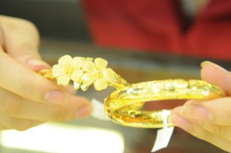 Giá vàng trong nước giữa buổi sáng nay phổ biến 26,65 triệu đồng/lượng (mua vào) và 26,75 triệu đồng/lượng (bán ra) - Ảnh: Quang Liên.